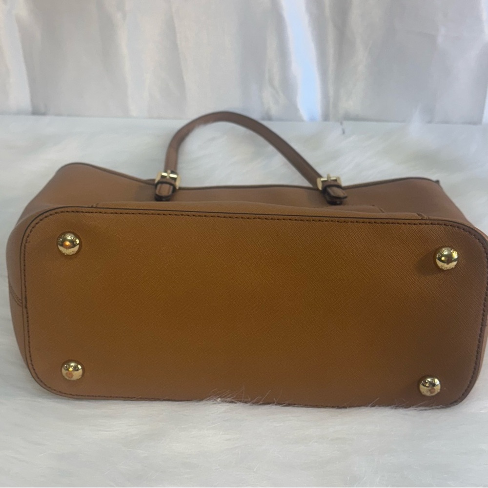 New Michael Kors Jet Set Saffiano Leather Acorn Pocket Tote Gold Accents NWOT - Picture 4 of 14